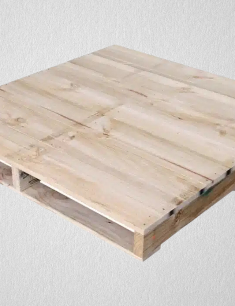 Chemical wooden pallets solid deck design manufacturer and supplier in Saudi Arabia for oil gas petrochemical and industrial sectors