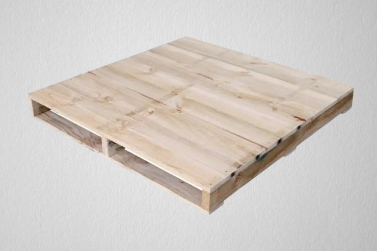 Chemical wooden pallets solid deck design manufacturer and supplier in Saudi Arabia for oil gas petrochemical and industrial sectors
