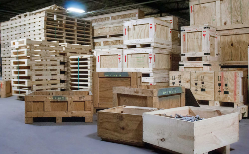 Wooden packing box with hinged lid reusable for ongoing dispatch operations Saudi Arabia
