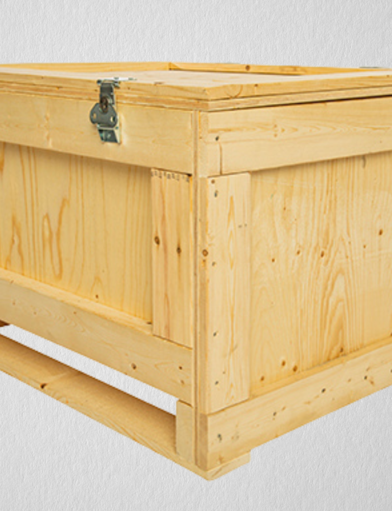 Hinged lid wooden crates manufacturer and supplier in Saudi Arabia for tool storage spare parts and reusable packaging
